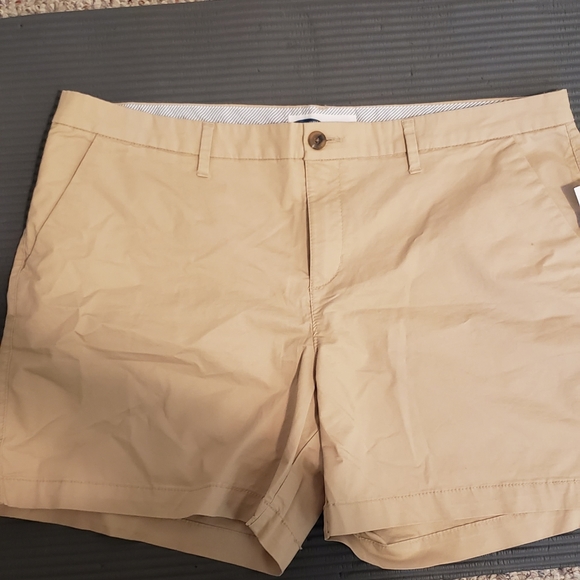 Old Navy Shorts - Picture 1 of 3